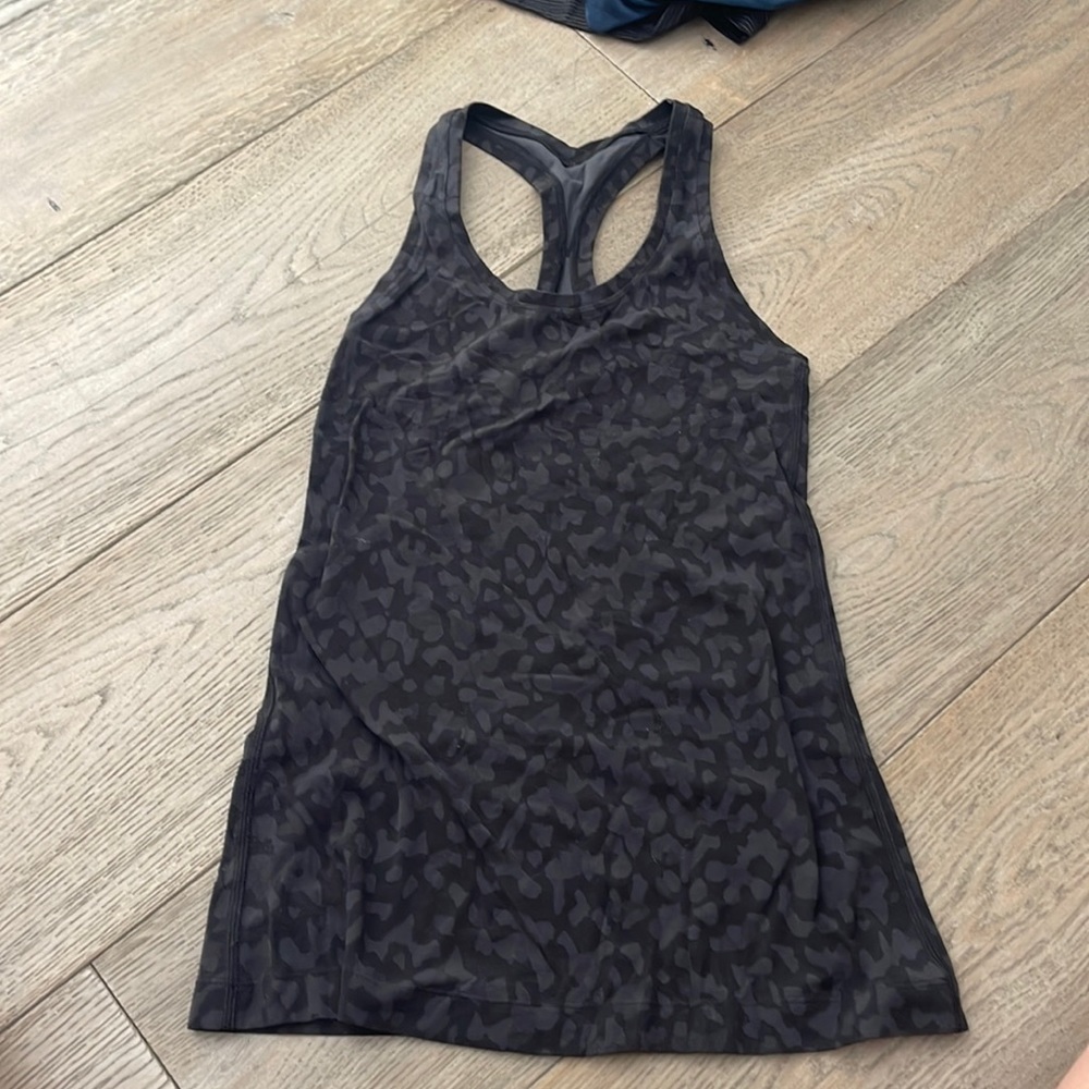 Lululemon tank top